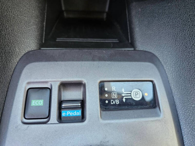 2024 Nissan LEAF S