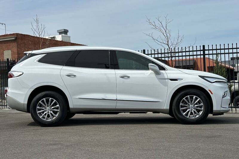 2024 Buick Enclave Essence