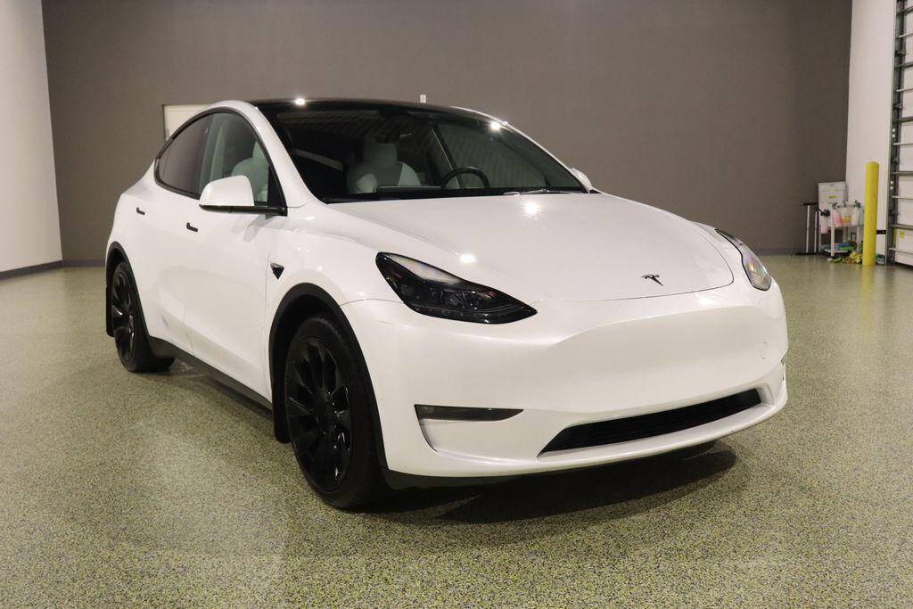 Off White 2023 Tesla Model Y Long Range AWD Long Range 4dr Crossover 1