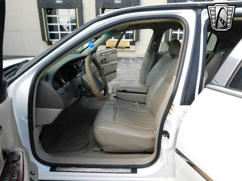 2003 Lincoln Town Car Executive