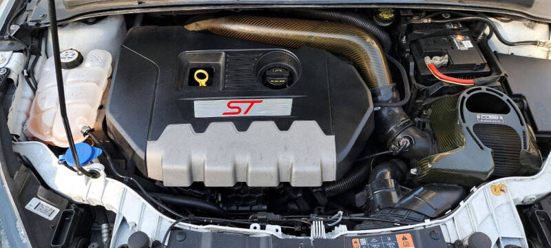 2018 Ford Focus ST - Photo 9