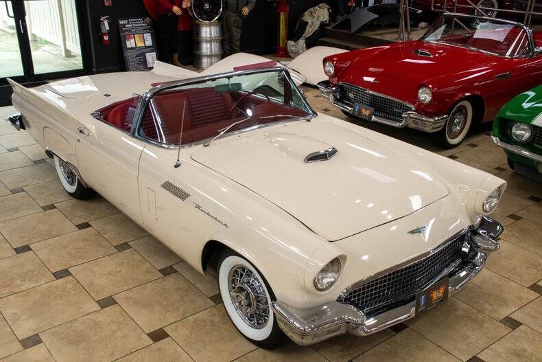 1957 Ford Thunderbird