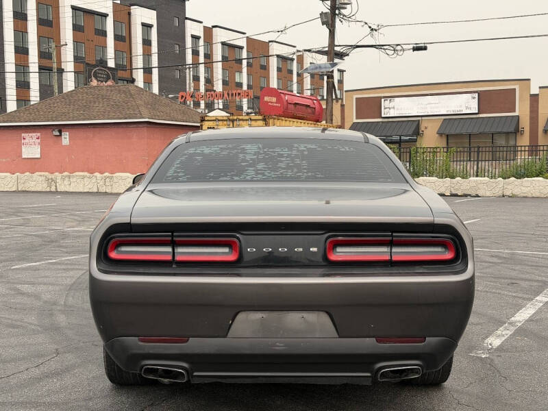 2016 Dodge Challenger SXT