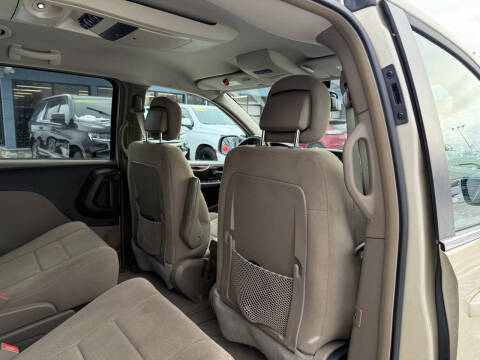 2012 Chrysler Town and Country Touring