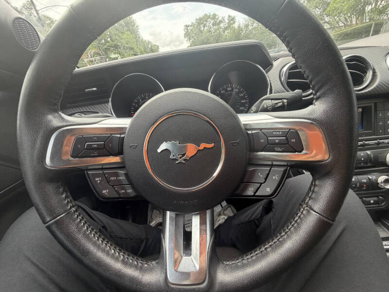 2017 Ford Mustang V6