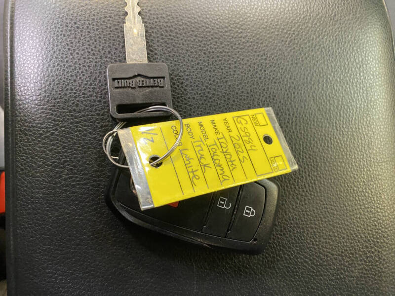 2025 Toyota Tacoma TRD Sport HV