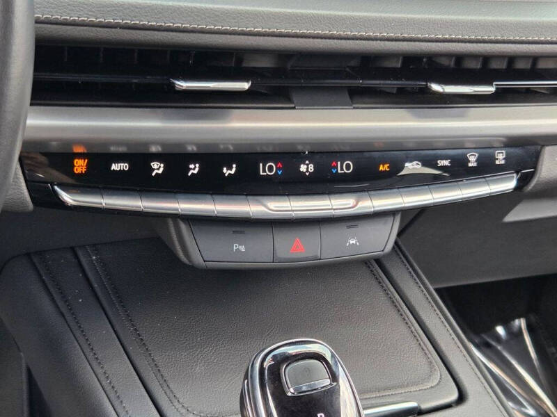 2025 Cadillac XT4 Premium Luxury