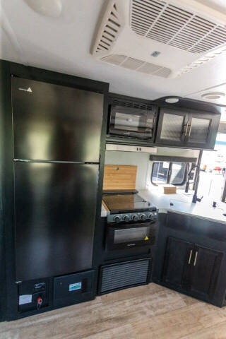 2022 CHEROKEE FOREST RIVER