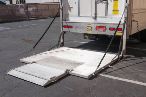 2016 Freightliner M2 106