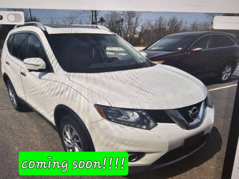 2015 Nissan Rogue for sale at Scarletts Cars in Camden TN