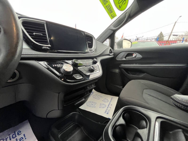 2022 Chrysler Pacifica Touring