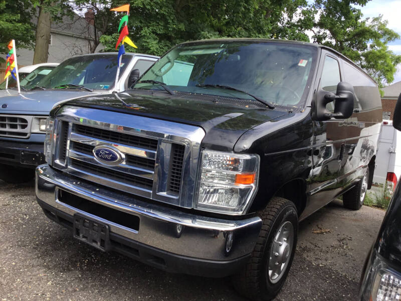 2014 Ford E-Series Cargo for sale at Drive Deleon in Yonkers NY