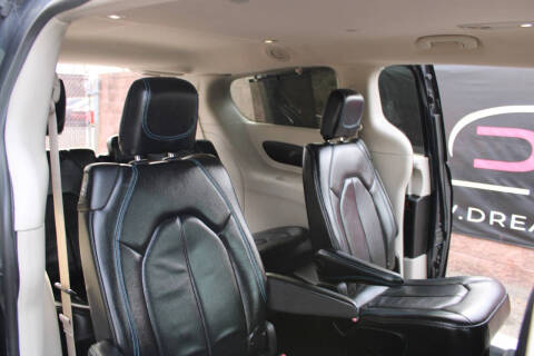 2021 Chrysler Pacifica Touring L