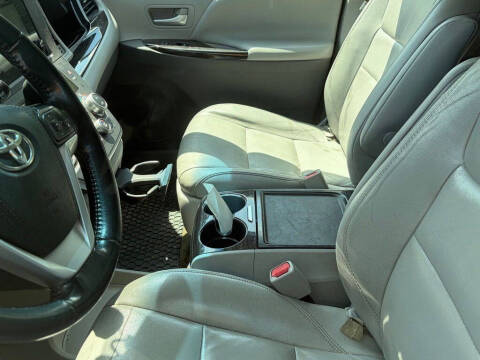2015 Toyota Sienna