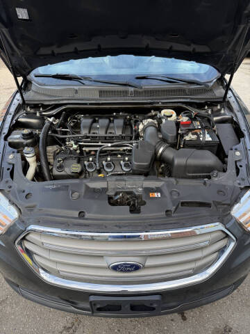 2018 Ford Taurus SEL