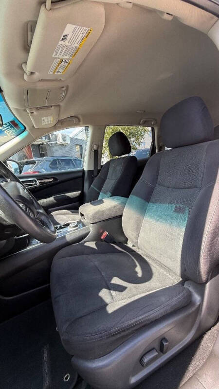 2015 Nissan Pathfinder SV