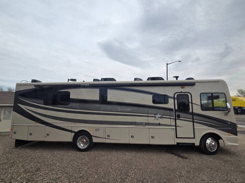 2016 Fleetwood Bounder
