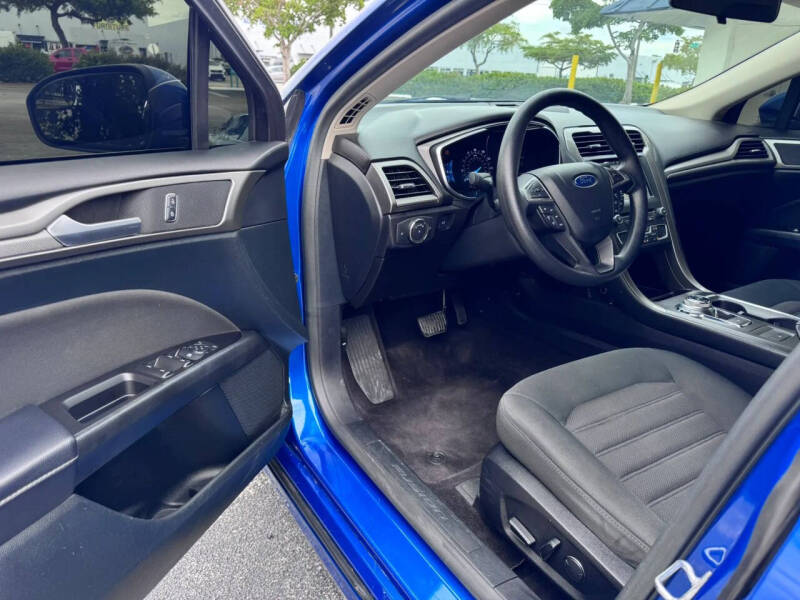 2017 Ford Fusion SE
