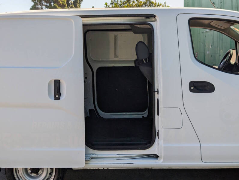2015 Nissan NV200