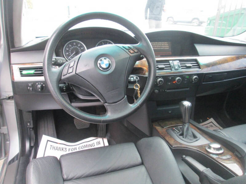 2004 BMW 5 Series 530i