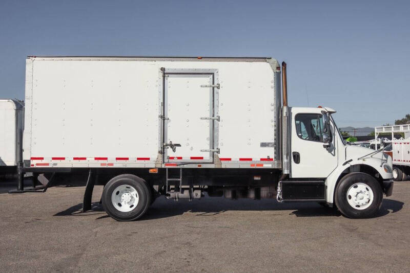 2014 Freightliner M2 106