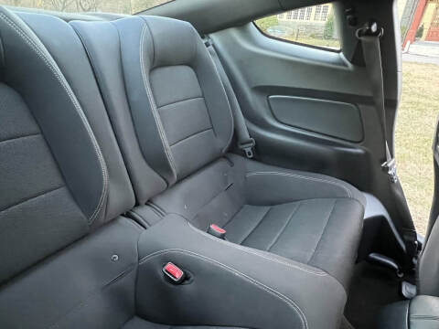 2015 Ford Mustang V6