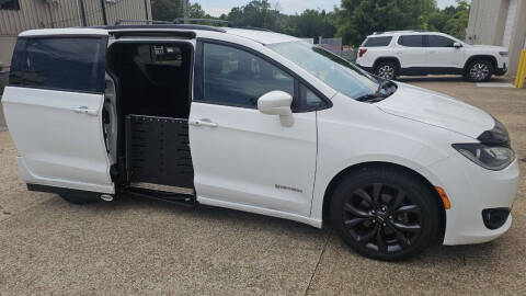 2018 Chrysler Pacifica Touring Plus