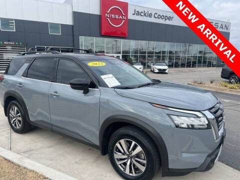 2023 Nissan Pathfinder SL