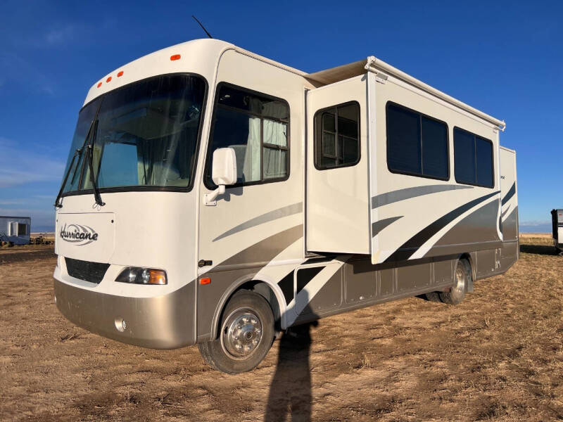 2005 Workhorse Hurricane