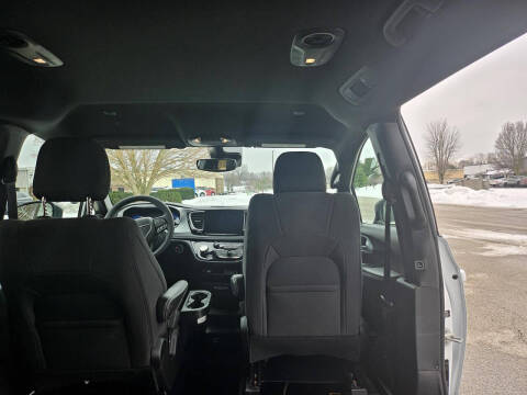 2024 Chrysler Pacifica Touring