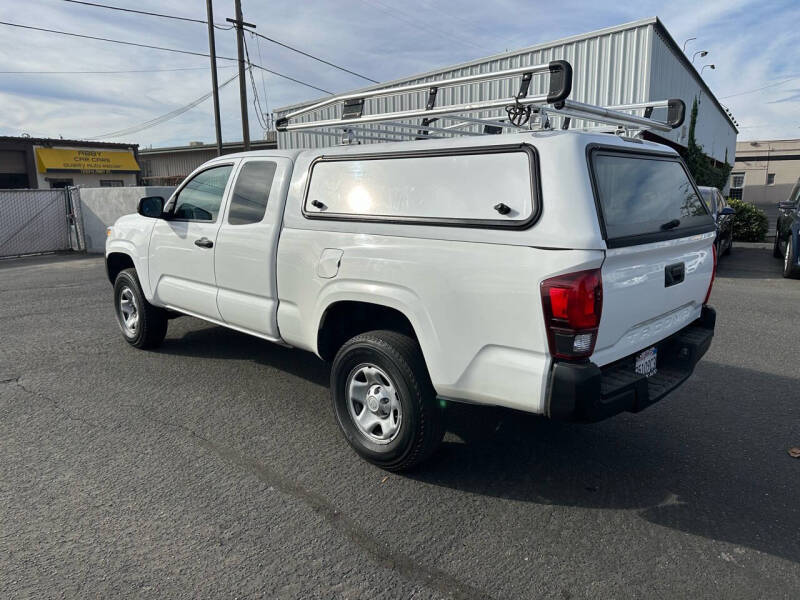 2020 Toyota Tacoma SR photo 5