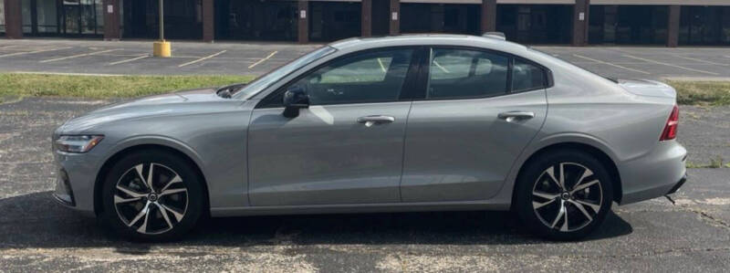 2024 Volvo S60 B5 Core Dark Theme