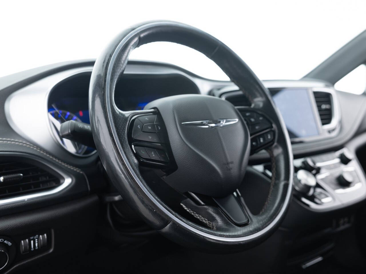 Used Car 2020 Chrysler Pacifica  Limited 4dr Mini Van For Sale Under $20,000 In Coal City, Illinois