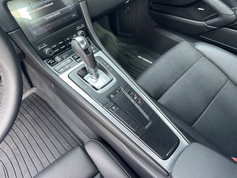 2025 Porsche 718 Cayman