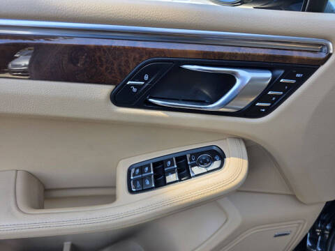 2015 Porsche Macan S