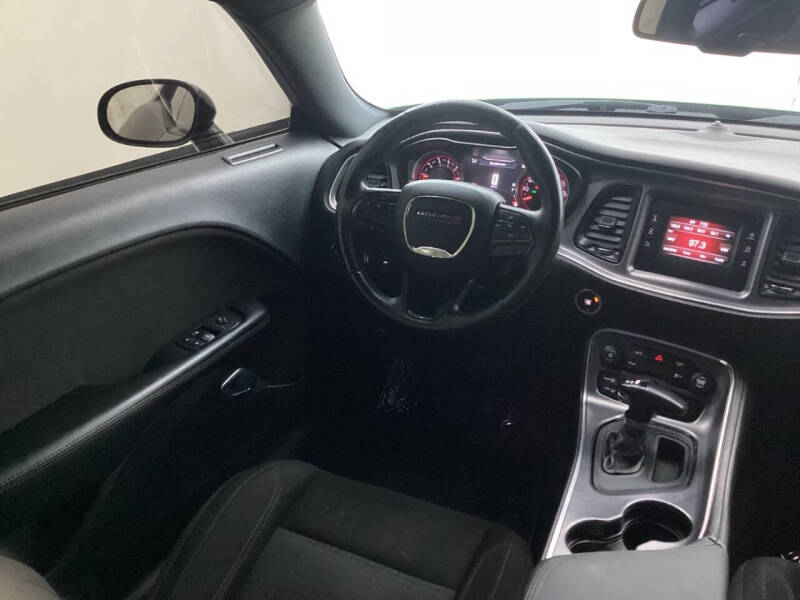 2017 Dodge Challenger SXT