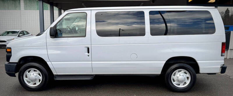 2013 Ford E-Series E-350 SD XLT