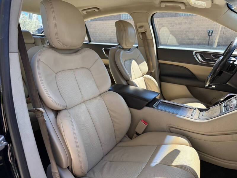 2017 Lincoln Continental Select