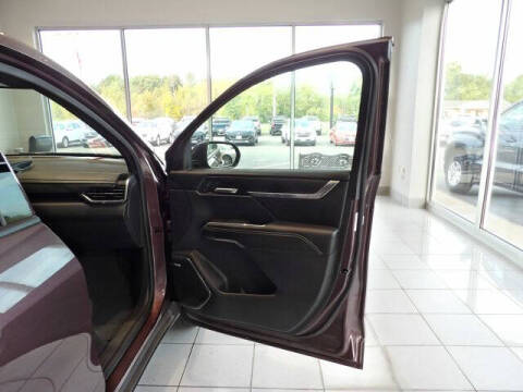 2025 GMC Acadia Elevation