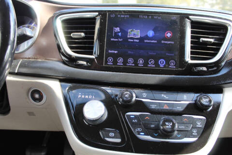 2017 Chrysler Pacifica Touring-L Plus