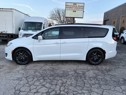 2018 Chrysler Pacifica Touring L Plus
