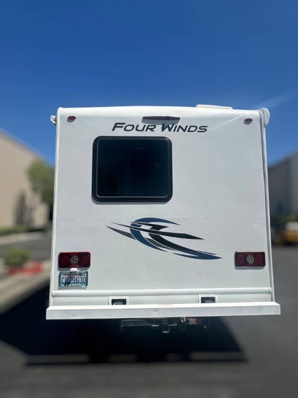 2022 Thor Motor Coach FOUR WINDS 22B