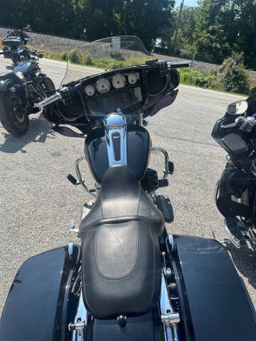 2016 Harley-Davidson FLHX103 -