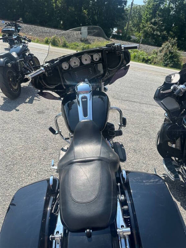 2016 Harley-Davidson FLHX103 -