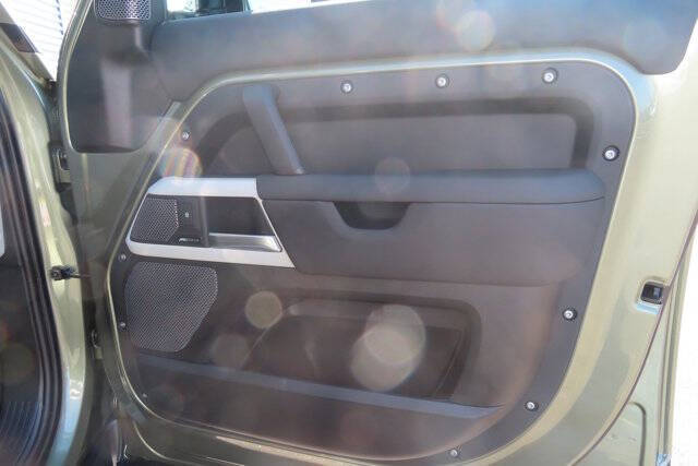 2024 Land Rover Defender 110 P300 S