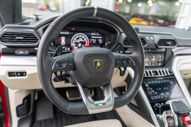 2019 Lamborghini Urus 23
