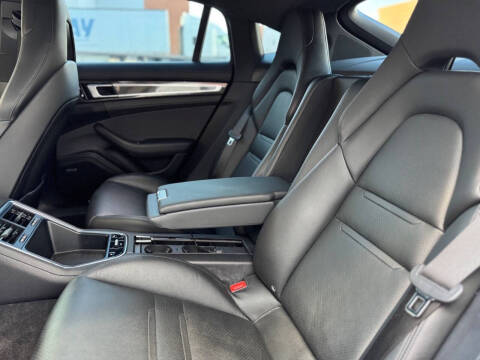 2017 Porsche Panamera 4S