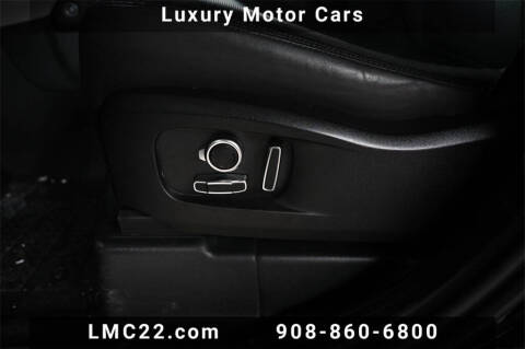 2023 Land Rover Defender 130 X-Dynamic SE