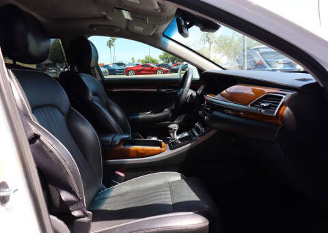 2017 Genesis G90