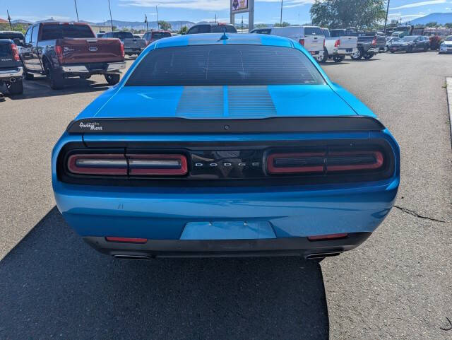 2016 Dodge Challenger SXT Plus